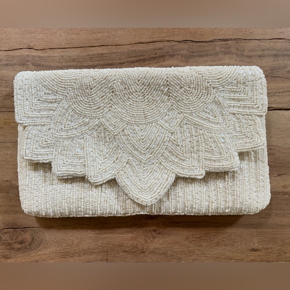 Handbags - White Beaded Clutch Purse